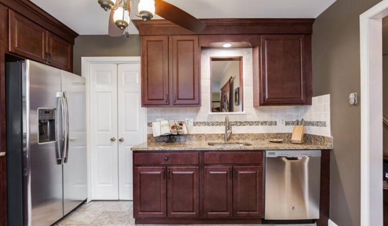 定制實木櫥柜優點,定制實木櫥柜缺點,星空梵高櫥柜